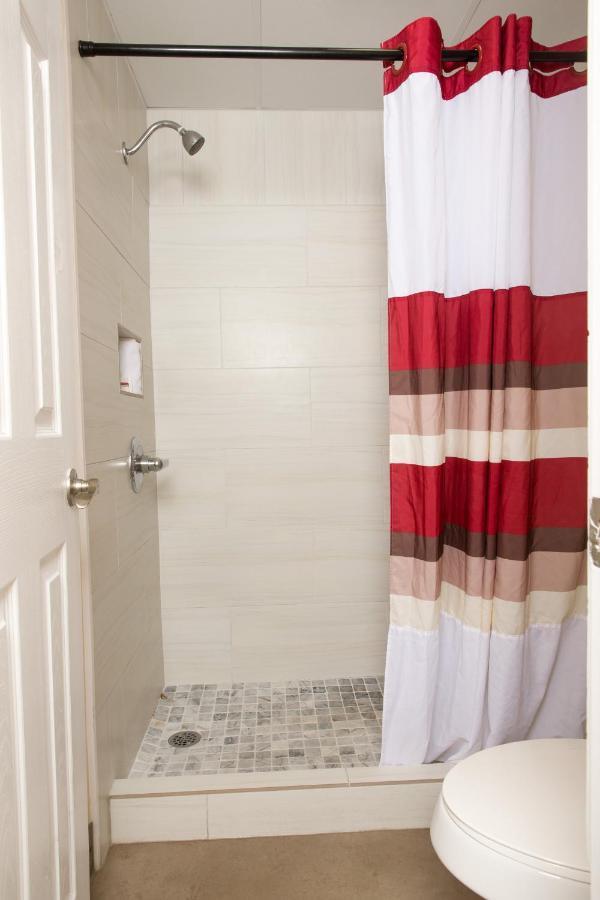 Red Roof Inn & Suites Pigeon Forge Parkway Экстерьер фото