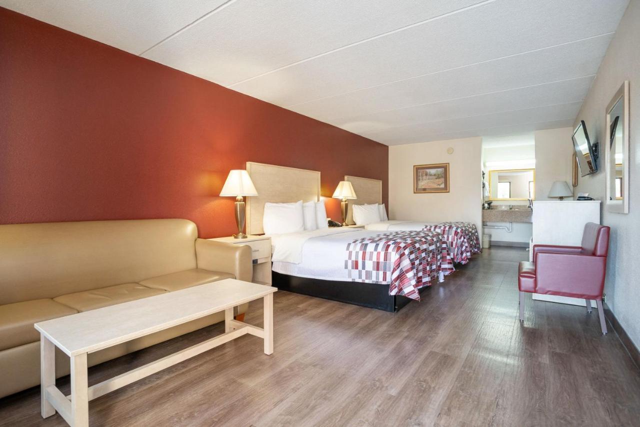 Red Roof Inn & Suites Pigeon Forge Parkway Экстерьер фото