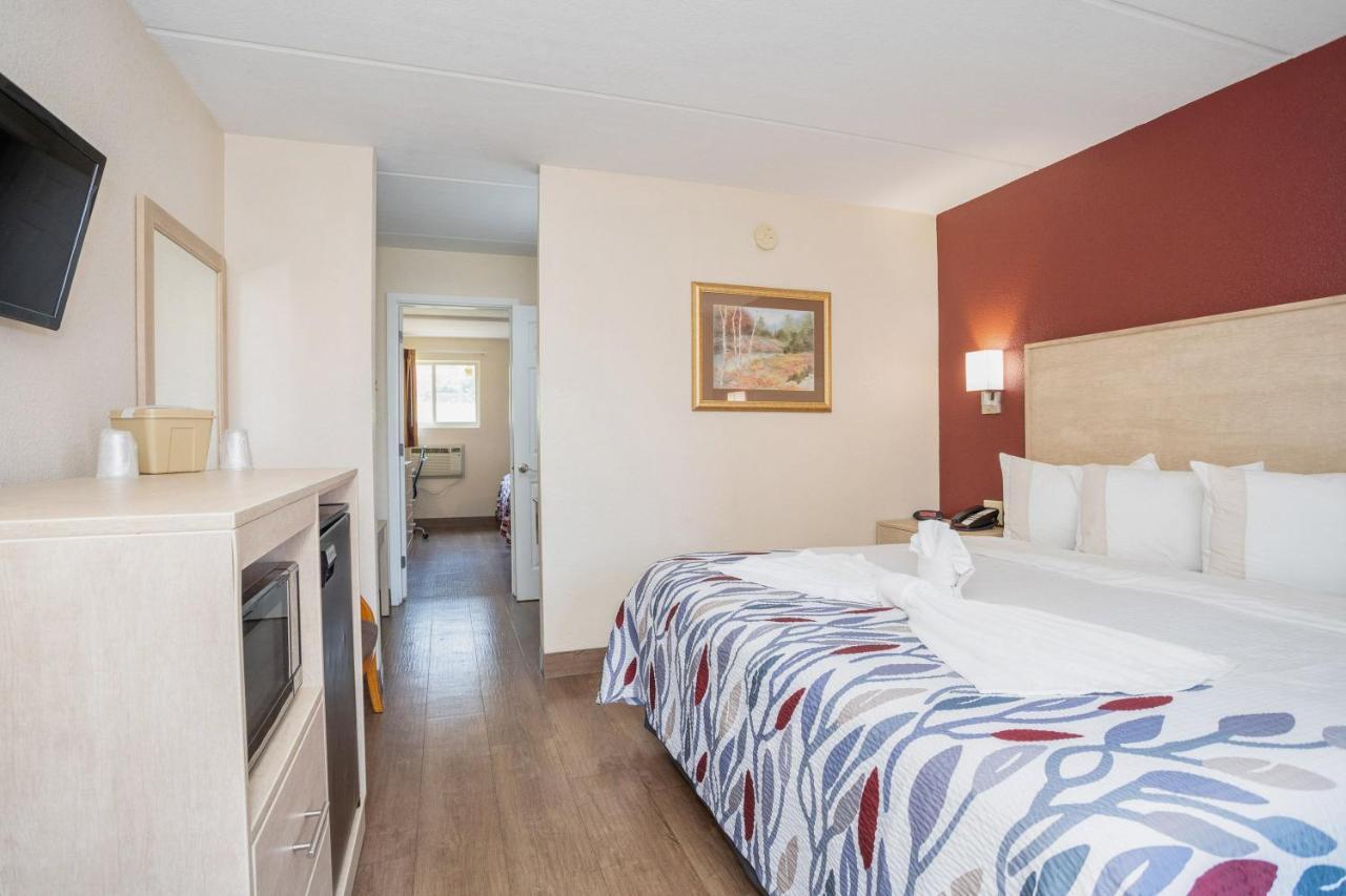 Red Roof Inn & Suites Pigeon Forge Parkway Экстерьер фото