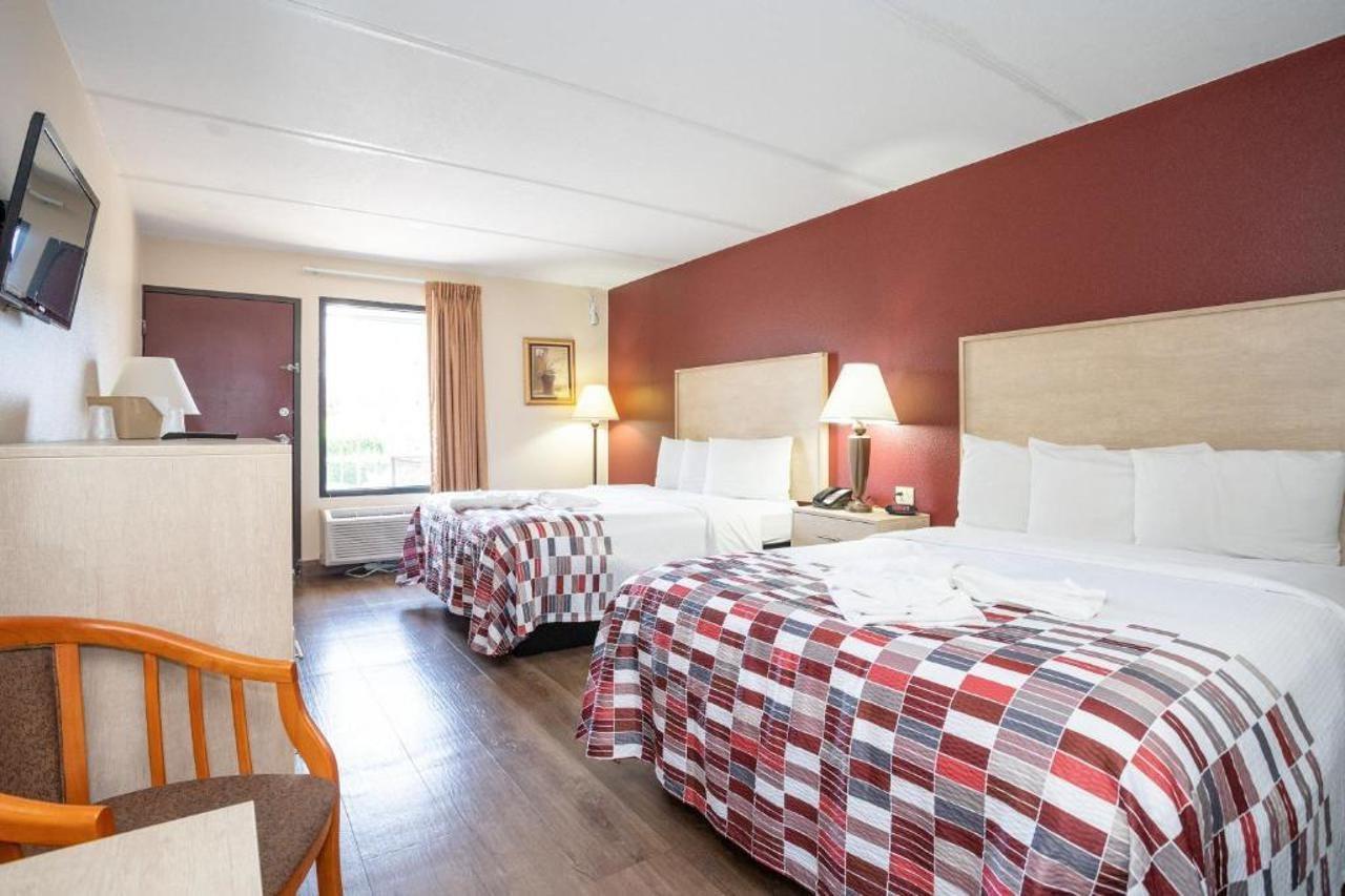 Red Roof Inn & Suites Pigeon Forge Parkway Экстерьер фото