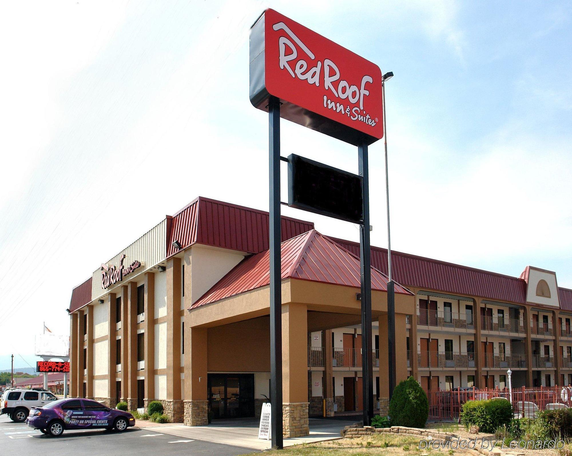 Red Roof Inn & Suites Pigeon Forge Parkway Экстерьер фото