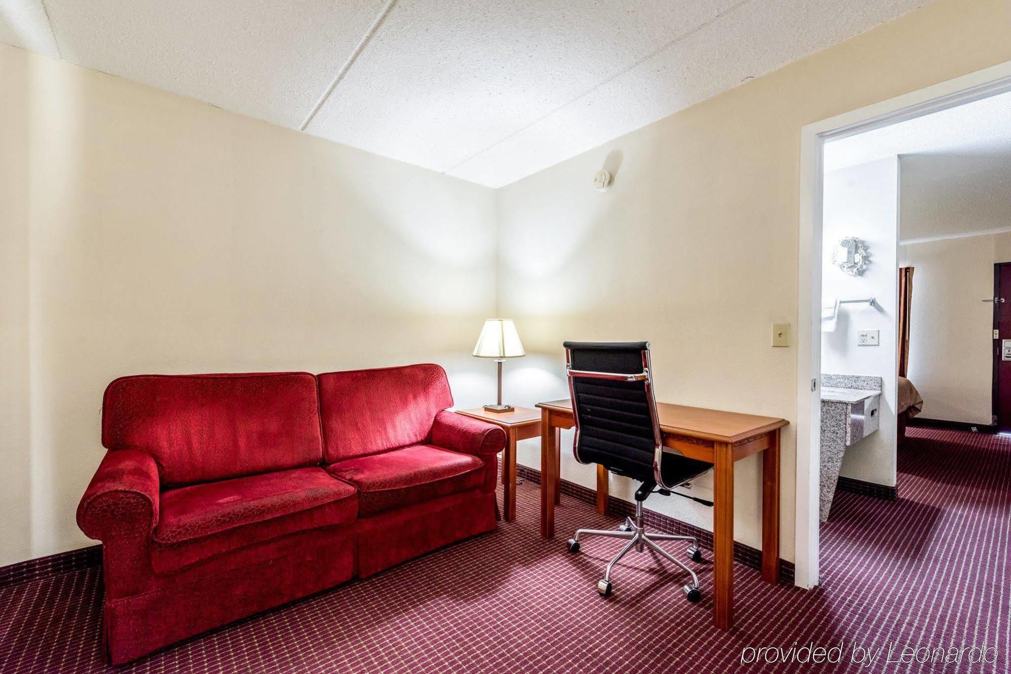 Red Roof Inn & Suites Pigeon Forge Parkway Экстерьер фото